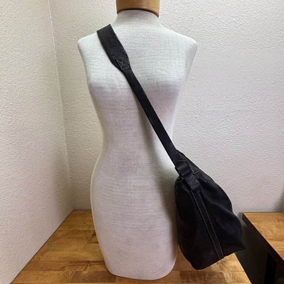 Campomaggi Teodorano Italy Perforated Black Leather Crossbody Bag - Picture 4 of 15